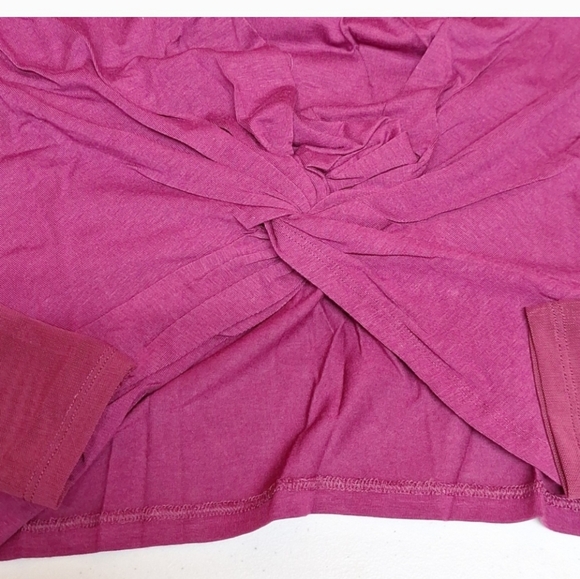 NWT! FILA Women's 'Own Your Power' Graphic Training Workout Top, Purple & Pink - Picture 3 of 7